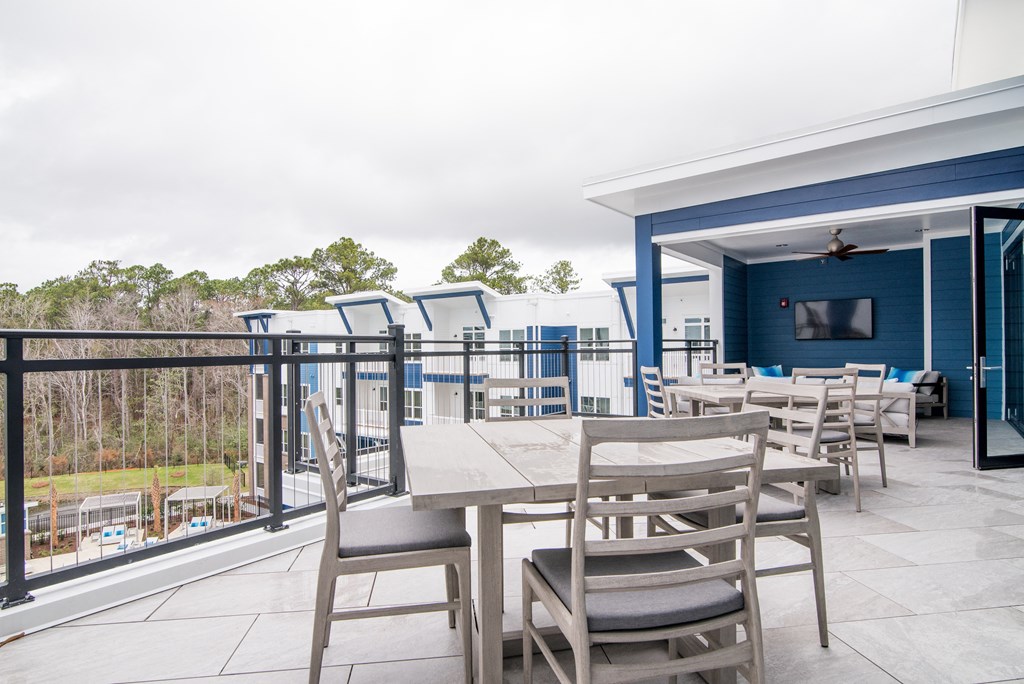 Rooftop Terrace at Hawthorne at Indy West in Wilmington, NC