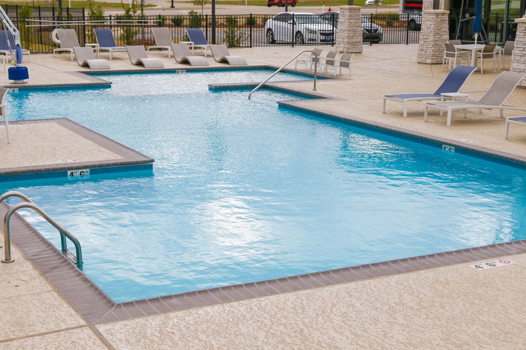 Sparkling Swimming Pool at The Retreat at Juban in Denham Springs, LA