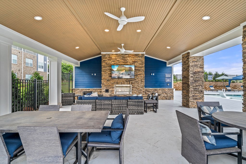 Outdoor Lounge at Hawthorne at the Glen in Concord, NC