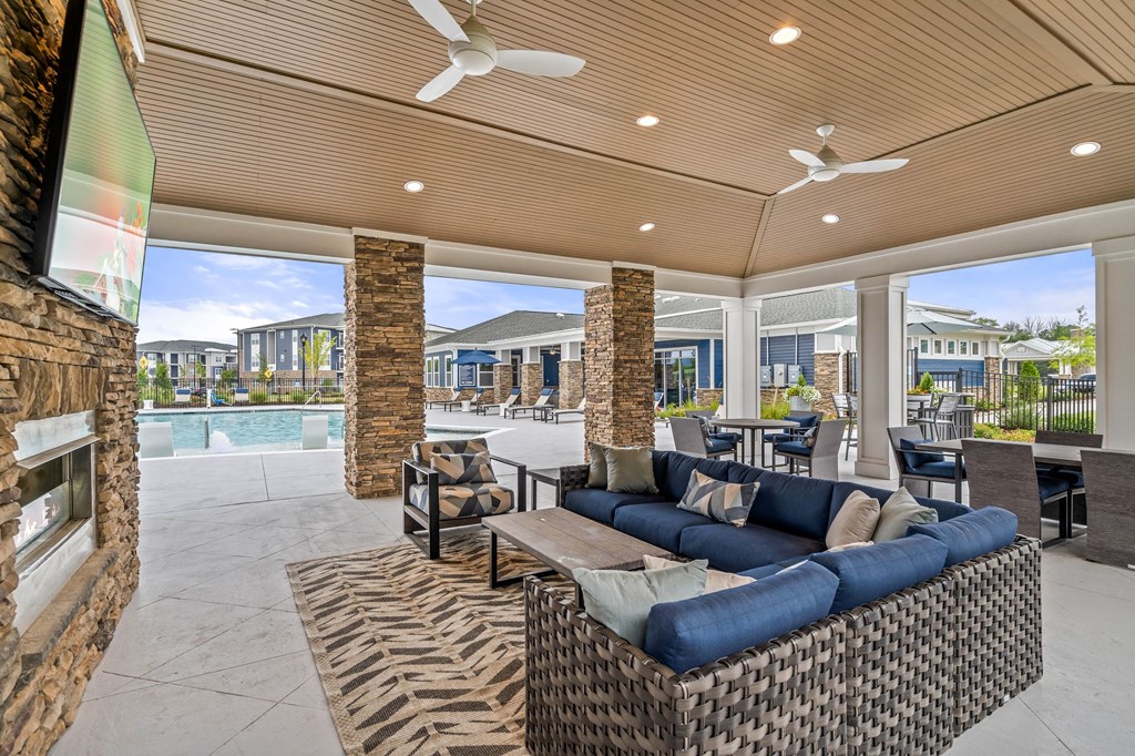 Outdoor Lounge at Hawthorne at the Glen in Concord, NC