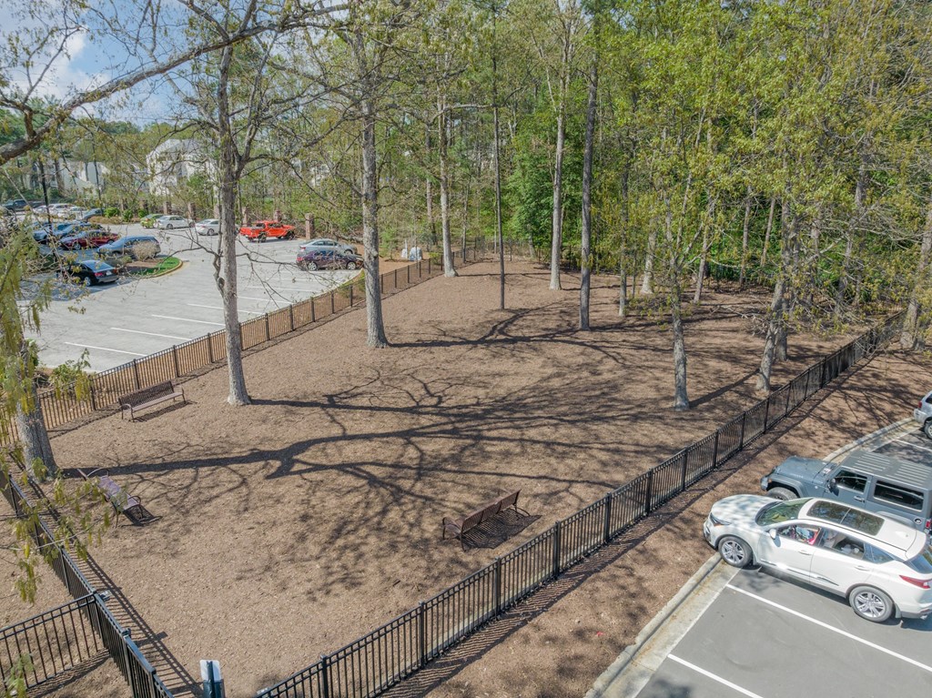 additional photo for property listing at chic digs with room to stretch out in the village 22 car