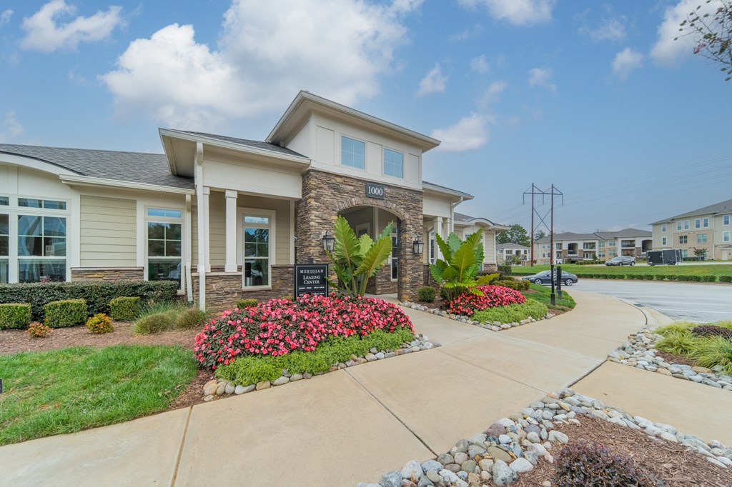 the estates of leasing office building