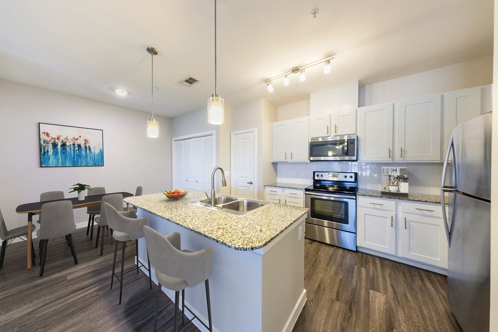 the preserve at ballantyne commons apartment kitchen and dining area