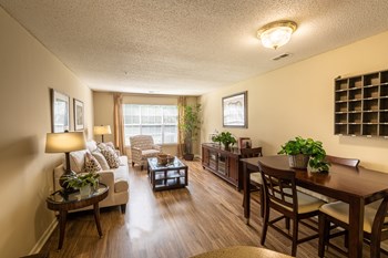 1070 Kenmore Dr 1-3 Beds Apartment for Rent - Photo Gallery 14