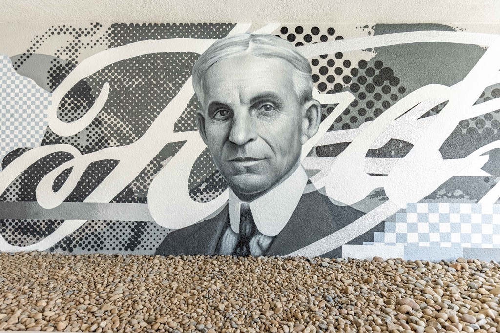 a mural of politician on the wall of a room