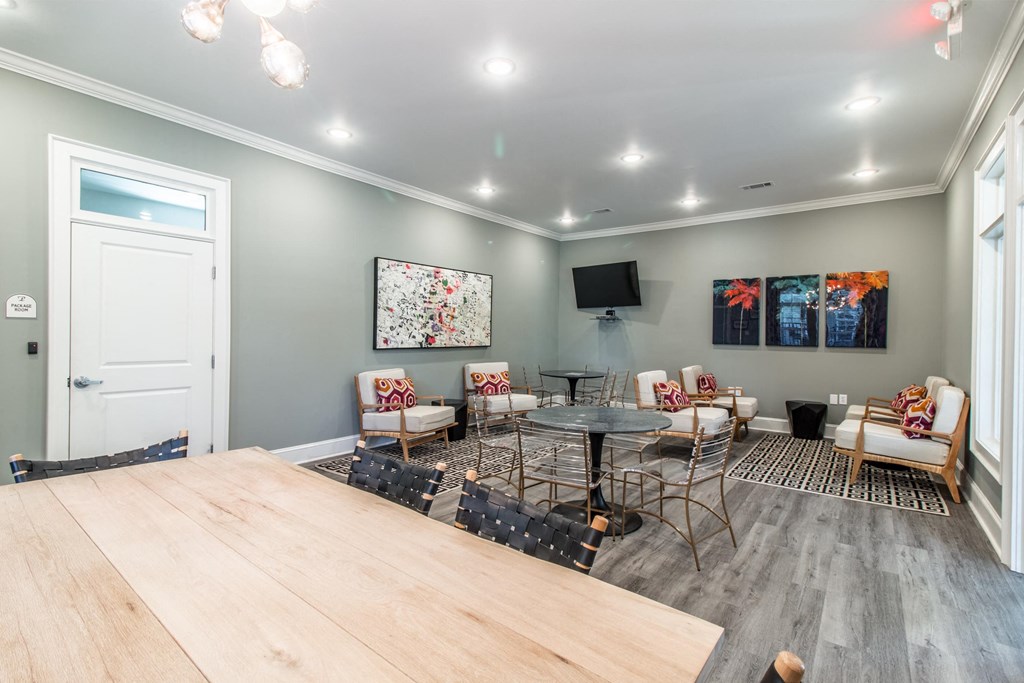 clubhouse media room to hangout at