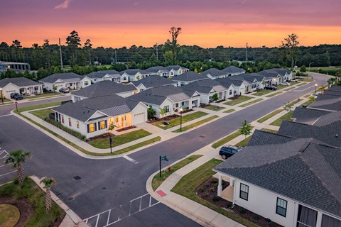 Hawthorne Cottages At Leland