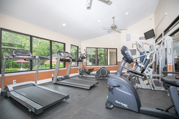fitness center - Photo Gallery 6