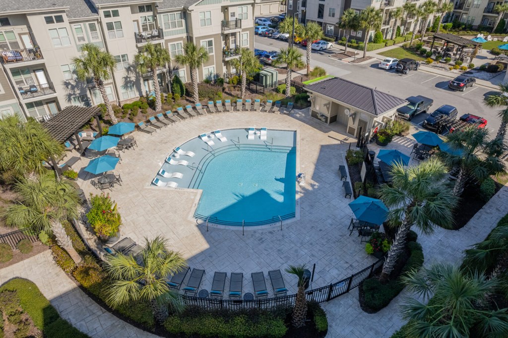 a swimming pool at the resort at longboat key club