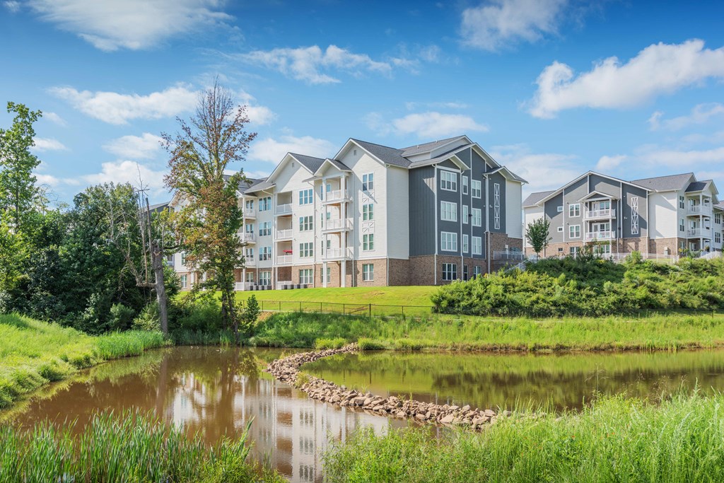 the preserve at ballantyne commons community pond