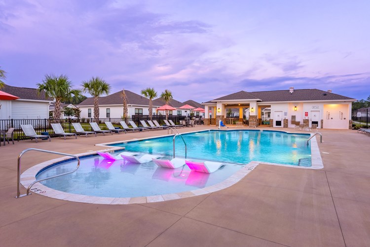 Hawthorne Cottages At Leland