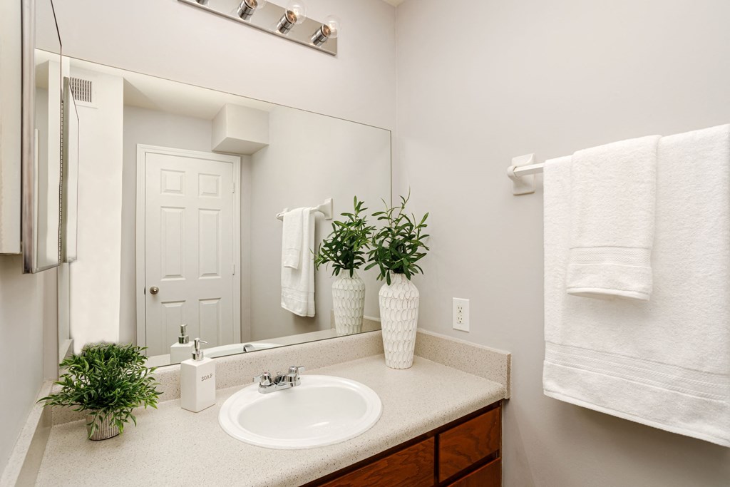 spacious bathroom off of bedroom