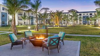4910 Silver Gate Lane 1-2 Beds Apartment for Rent - Photo Gallery 3