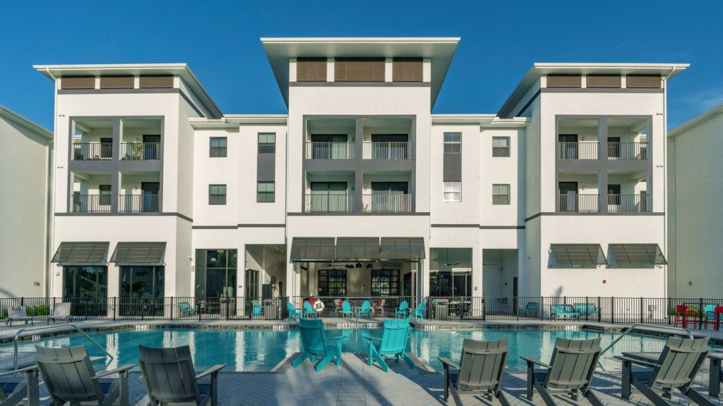 a swimming pool at the resort at longboat key club