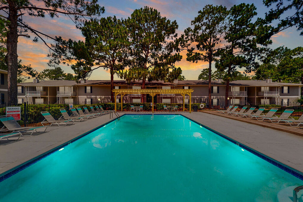 Park West is a similar property to Manchester Park Apartments located in Mobile