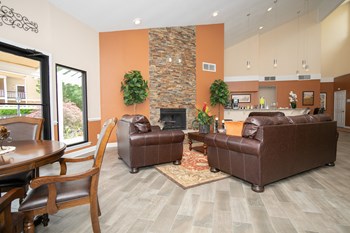 clubhouse sitting area - Photo Gallery 6