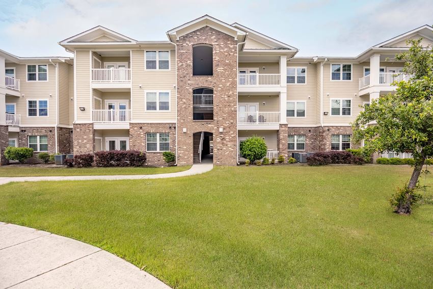 Hawthorne At Stillwater Apartments, 131 Stillwater Landing Way, Sneads