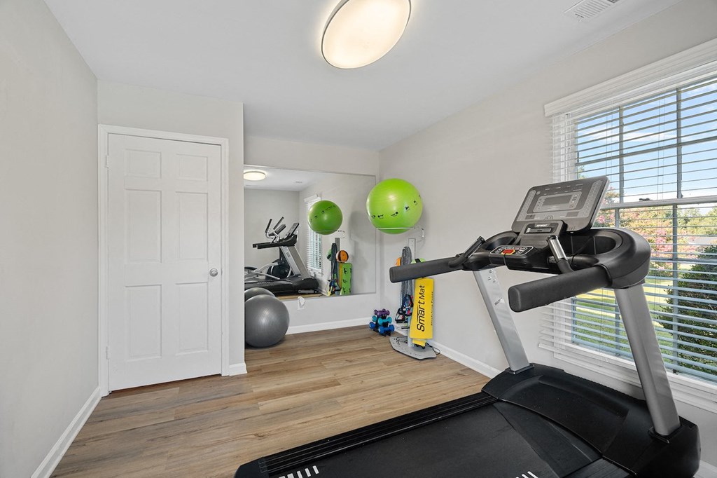 the gym at the preserve apartments