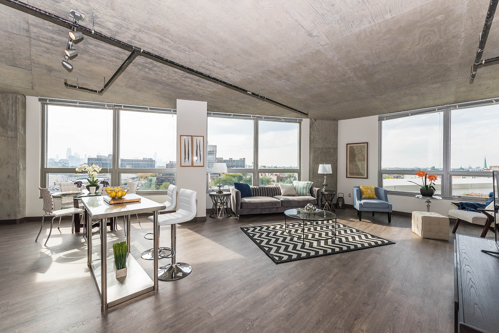 Panoramic views at Lakeview 3200 Apartments, Illinois