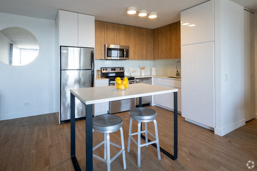 Open Kitchen at The Kent, Chicago, 60614