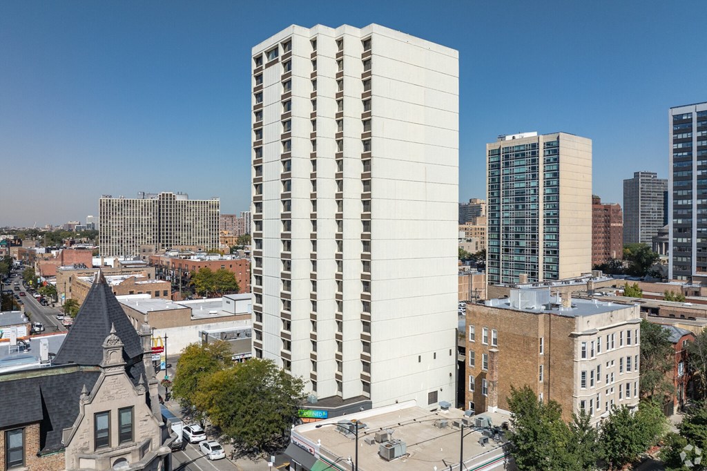 A tall white building at The Kent, Chicago, Illinois, 60614