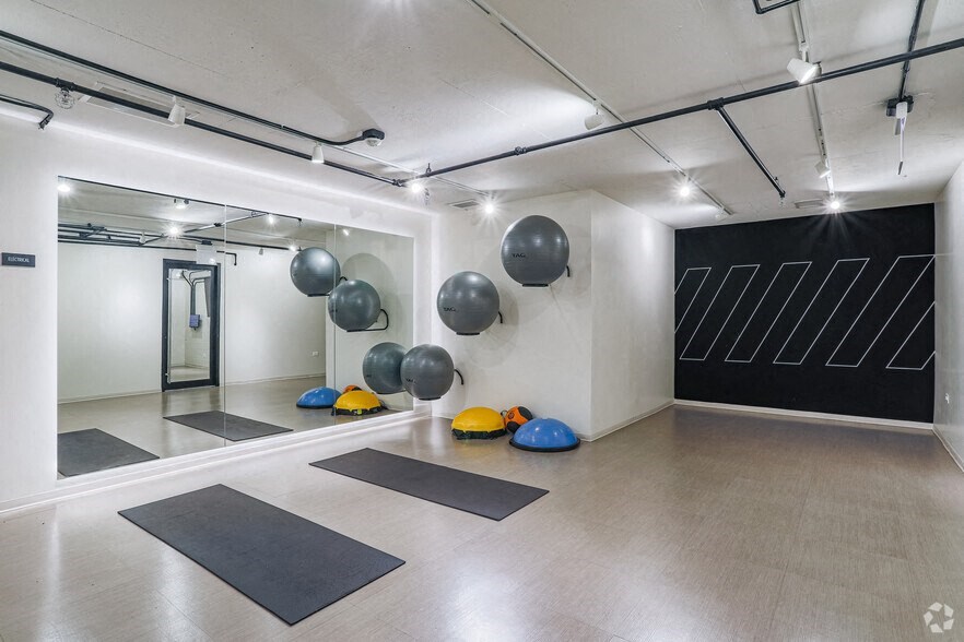 Fitness Center at The Kent, Chicago, Illinois