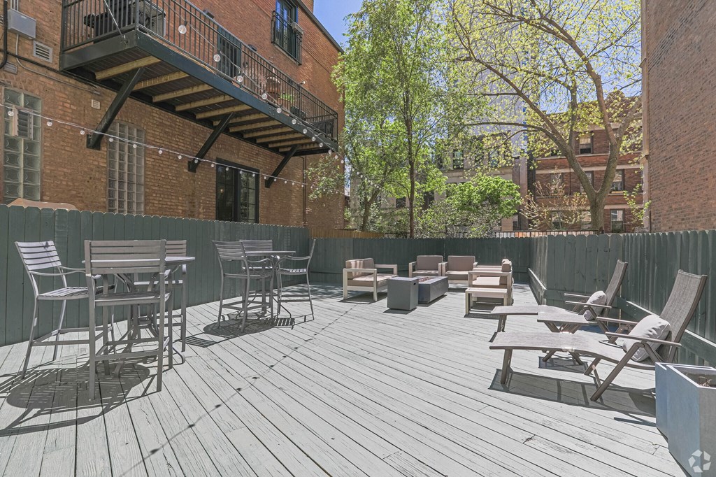 Outdoor Patio at The Kent, Chicago, IL