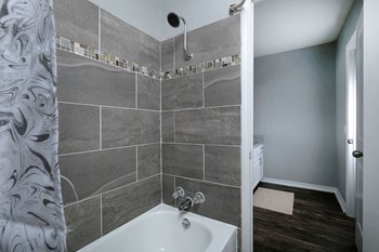 Monticello Crossroads - Bathroom Monticello Crossroads Tile Shower