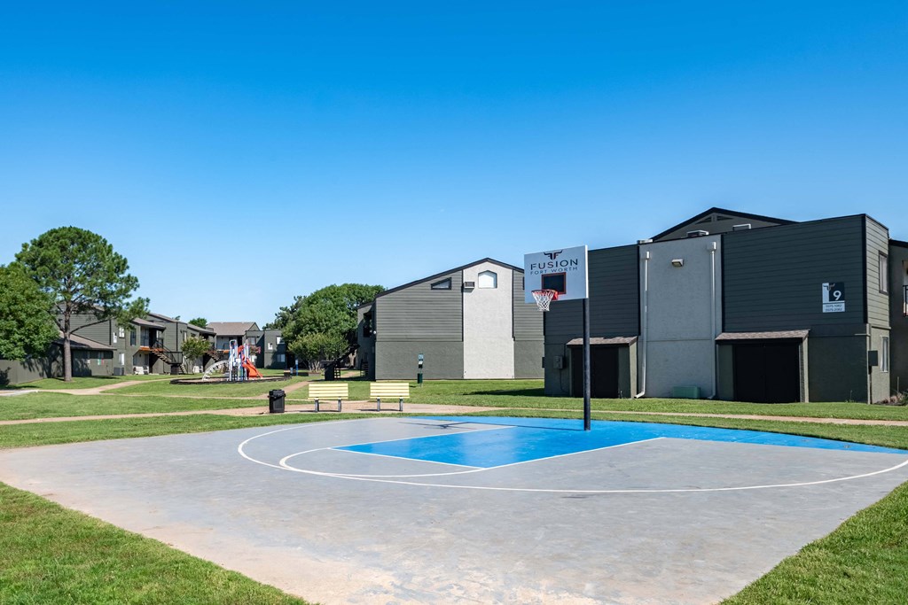 outdoor basketball court at fusion Fort Worth apartments in haltom city, Texas