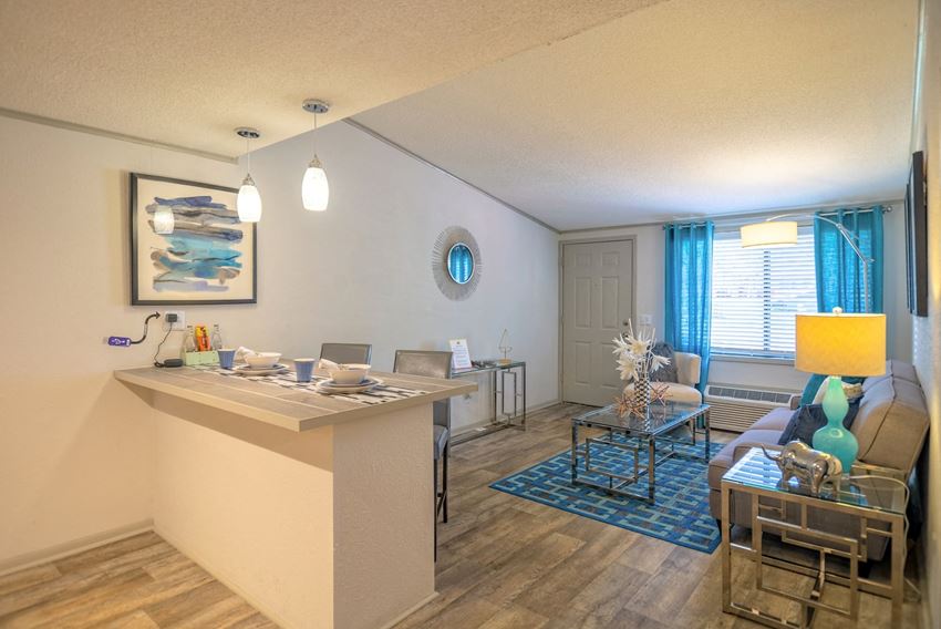 The Retreat At Indian Lake Apartments, 908 Cardinal Lane