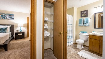 5160 Preferred Place Studio-2 Beds Apartment for Rent - Photo Gallery 6