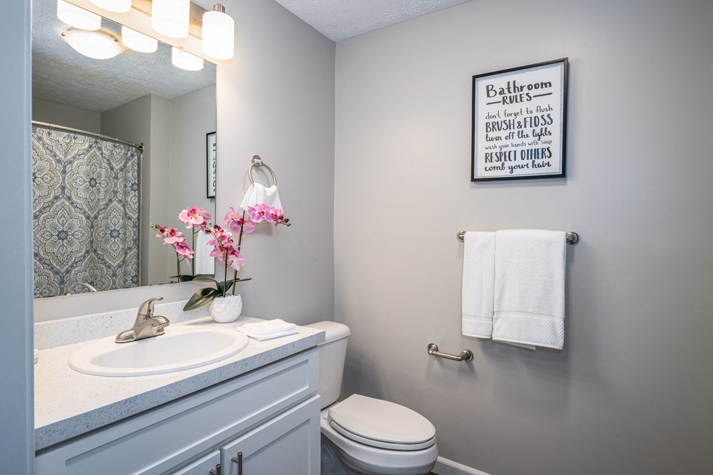 Arbors at Turnberry Apartments Pickerington Ohio Pet Friendly Updated Modern interior, glass shower door