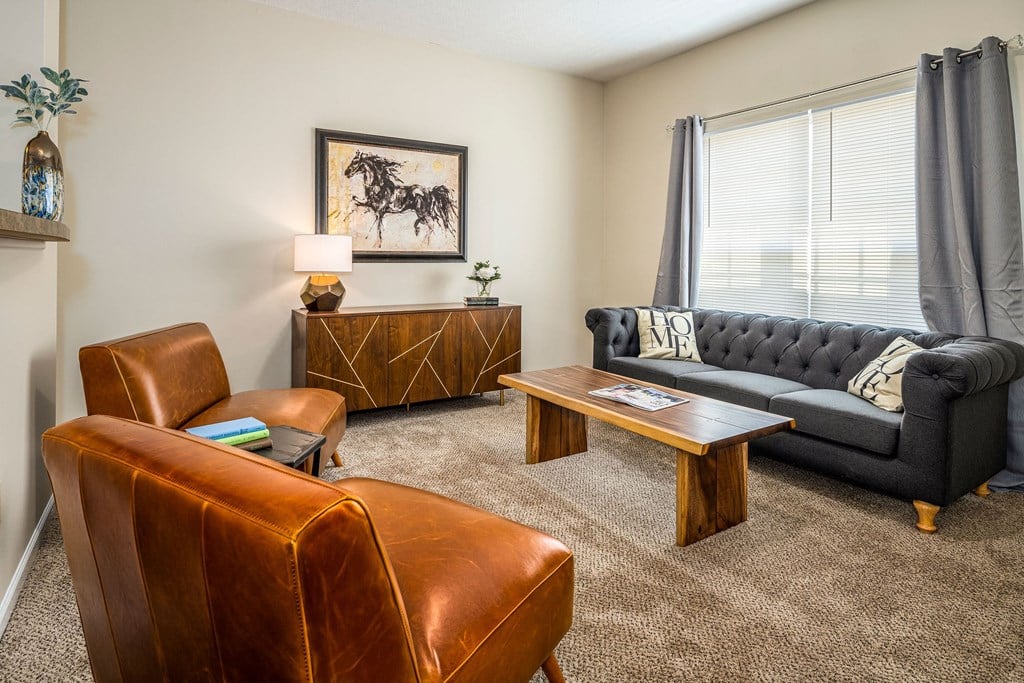 Arbors at Turnberry - Pickerington, OH - Living Room