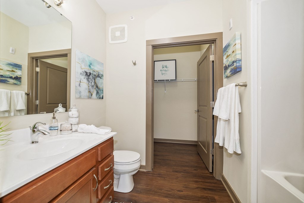 Austin Park Apartments Miamisburg Ohio Pet Friendly Updated Modern Interior Bathroom with Soaking Tub and Storage