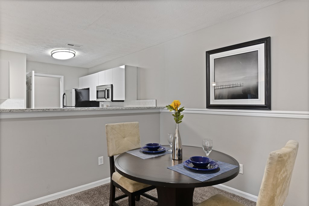 Patchen Oaks Apartments - Dining Area Patchen Oaks Apartments - Dining Area