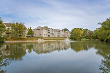 the pond at the preserve at great pond apartments in great falls
