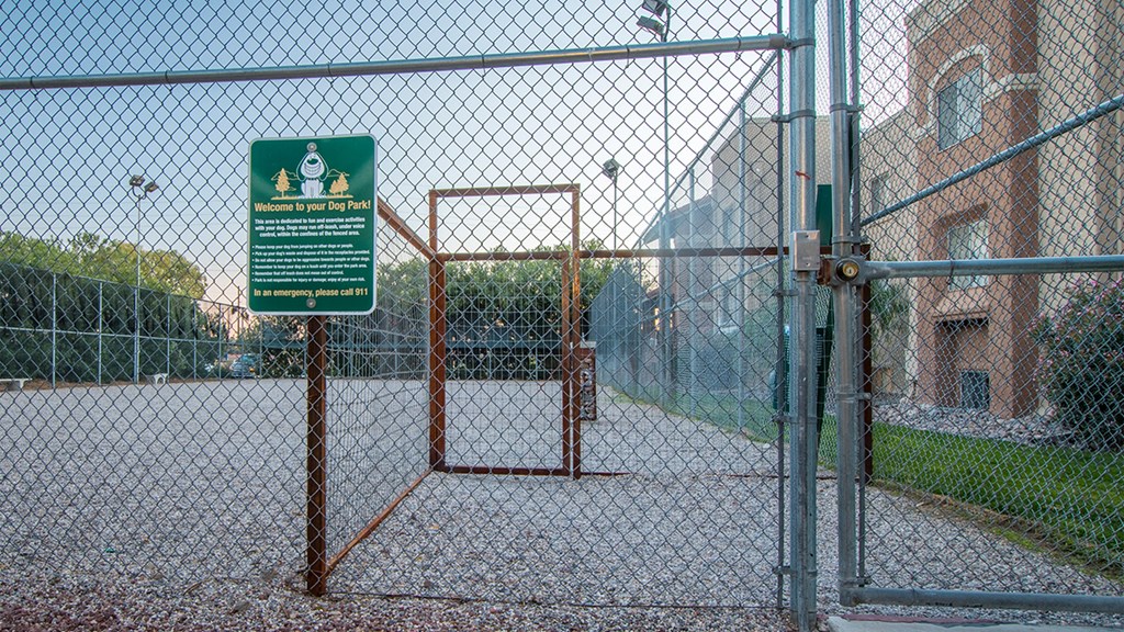 Skyline Gateway dog park