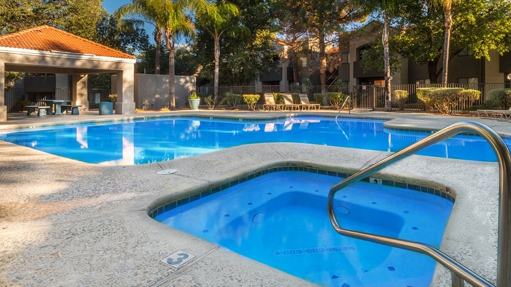 Estancia hot tub and spa with nice relaxation area