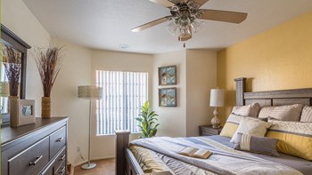 Arboretum large bedroom with ceiling fan - Photo Gallery 13