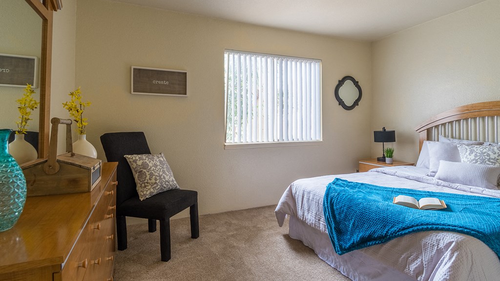 Catalina Canyon large bedroom with window.