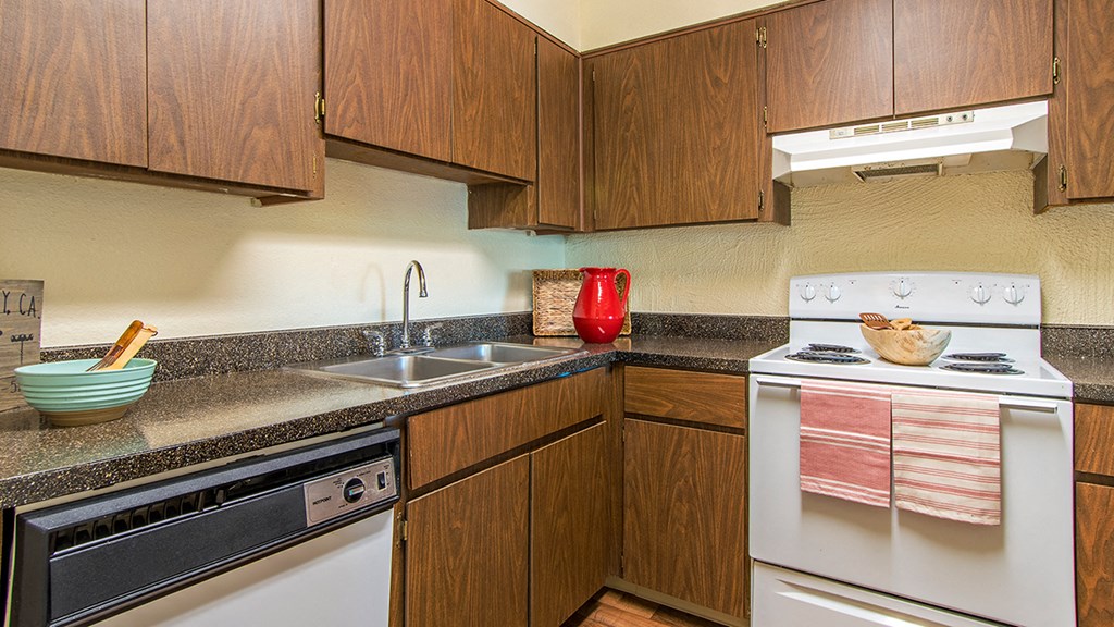 Cottonwood Creek kitchen with plenty of cabinetry.