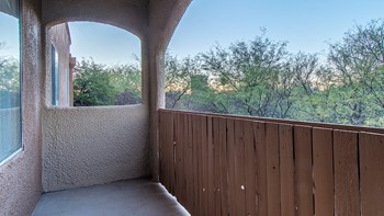 Tanglewood balcony with beautiful views - Photo Gallery 9