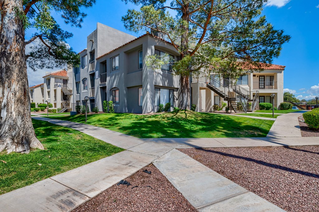 the preserve at ballantyne commons apartments exterior view