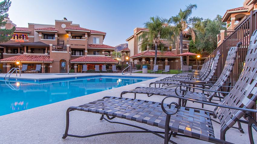 Skyline Gateway pool with lounge area