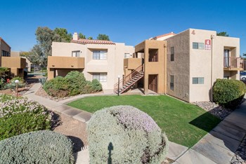 Casas lindas outside view with nice grassy areas