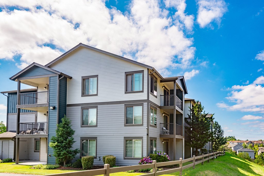 the preserve at ballantyne commons apartment homes with balconies