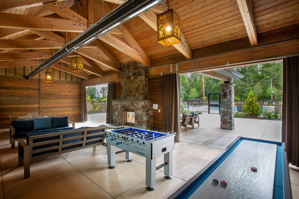 three seasons entertainment room