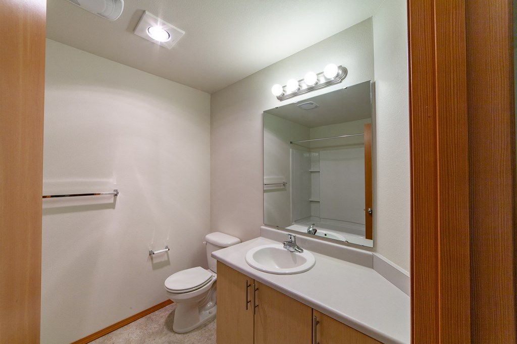 Renwood interior bathroom