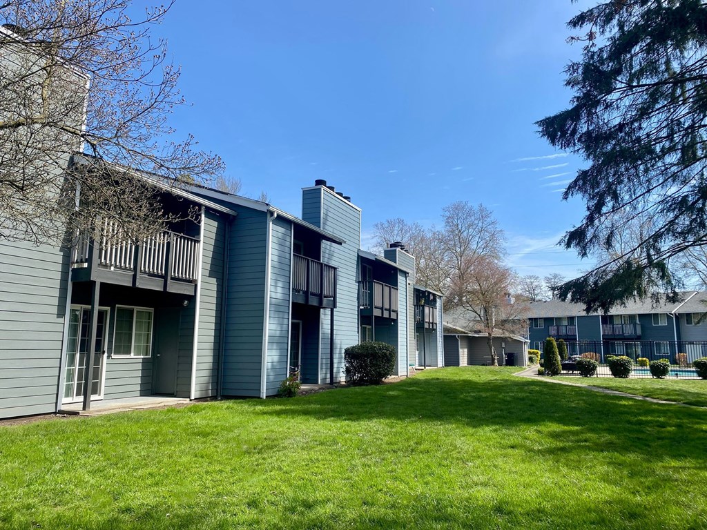our apartments have a spacious courtyard with green grass