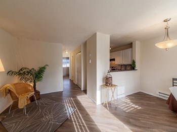 750 Watson St. N 1-3 Beds Apartment for Rent - Photo Gallery 2
